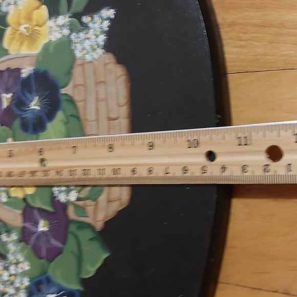 Handpainted Tole Basket Of Pansies Black Oval Wall Plaque 15" x 10.5" - Picture 7 of 7